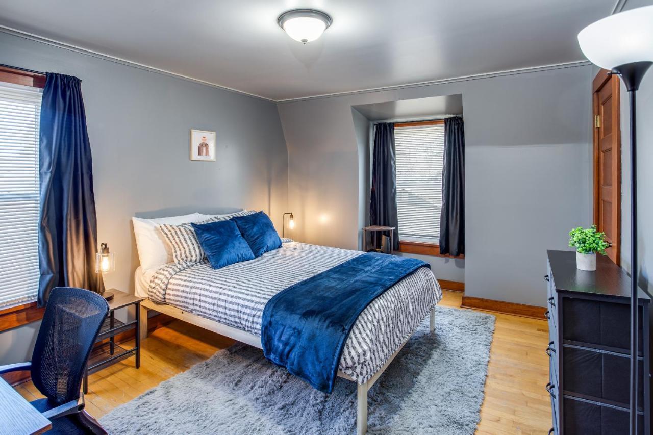 Spacious Home With In-Unit Laundry, Parking, 1Gb Wifi, & Patio Deck Ρότσεστερ Εξωτερικό φωτογραφία