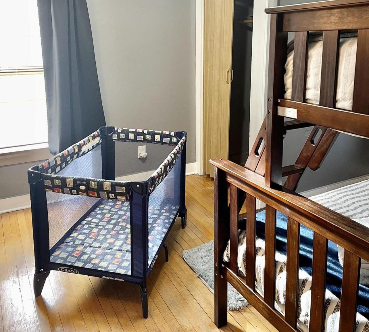 Spacious Home With In-Unit Laundry, Parking, 1Gb Wifi, & Patio Deck Ρότσεστερ Εξωτερικό φωτογραφία